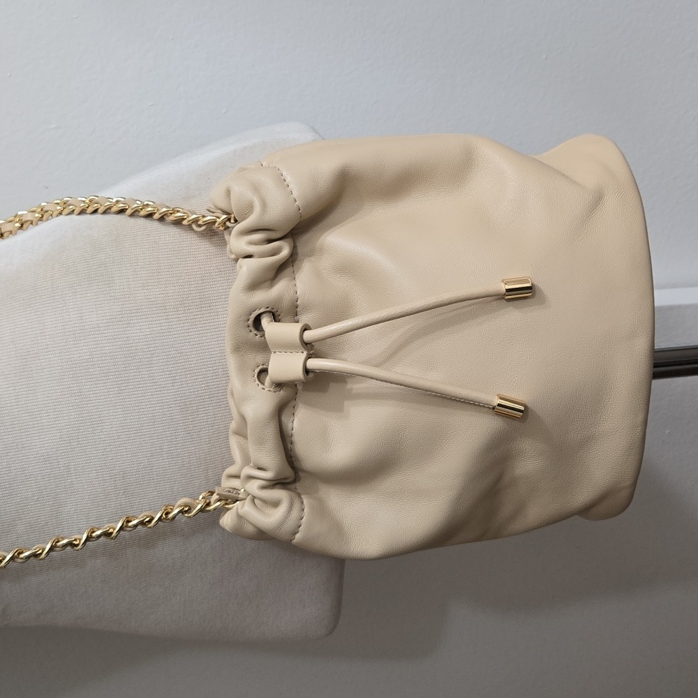 Ralph Lauren Beige Leather Bucket Bag/ Excellent Condition! - Picture 5 of 8